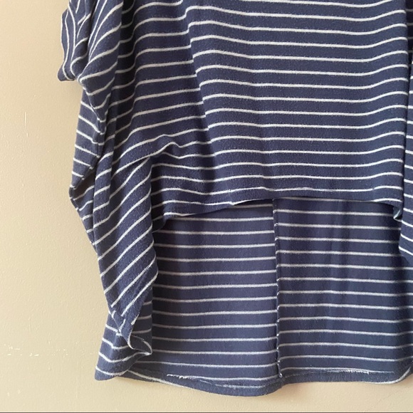 Andree• navy blue white dripped high low top - Picture 3 of 7